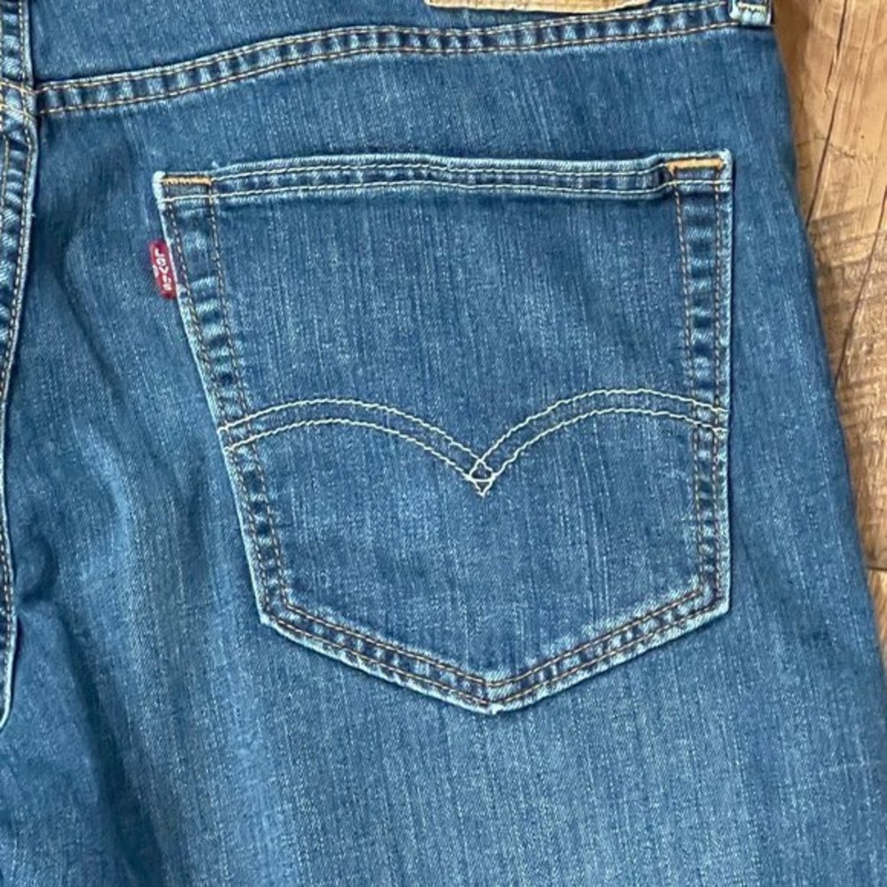 Levi's 627 Straight Leg Zip Fly Medium Wash Denim Jeans Men's Size 36 x 32 - Picture 6 of 7